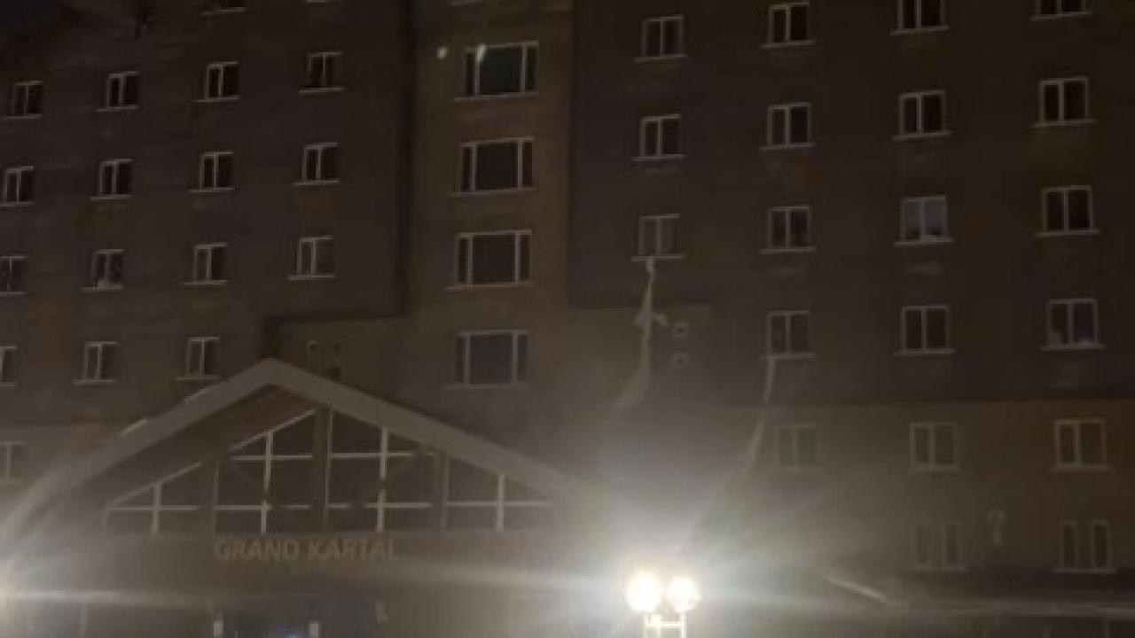 Otel Yangınında Çaresiz Otel Misafirleri